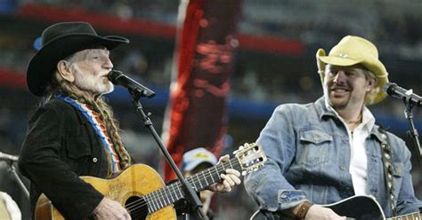 Willie Nelson Performs Toby Keith S Clint Eastwood Inspired Song Don T