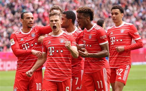 Weiter An Der Spitze FC Bayern Deklassiert Schalke Mit 6 0