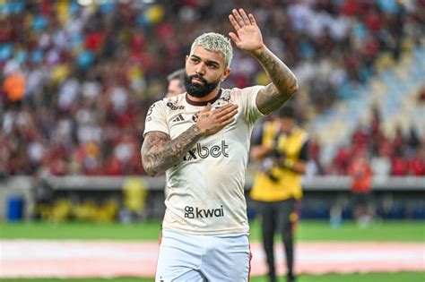 Gabigol Assume Erro Explica Por Que Vestiu Camisa Do Corinthians E Diz