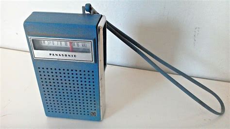 Vintage 1970s PANASONIC Model R 1070 Blue AM Transistor Radio Hand