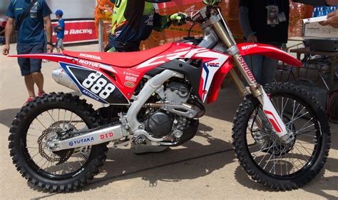 Update: More 2018 CRF250R Images - Dirt Bike Test