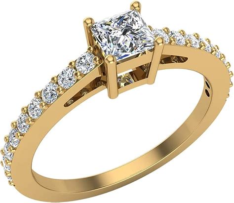 Anillo de compromiso de diamante de corte princesa de estilo clásico