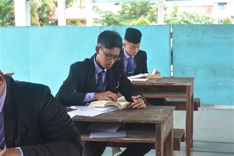 Sujud Syukur Sebagai Bentuk Kesyukuran Atas Selesainya Ujian Tulis