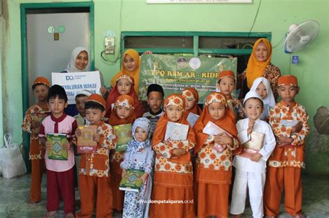 Penyaluran Wakaf Mushaf Al Quran Donatur DQ Untuk Santri TPQ Rumah