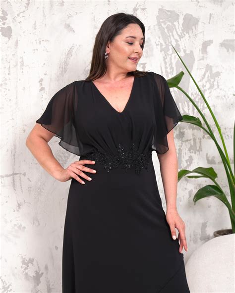 Elegantna Duga Crna Haljina Plus Size Lavica