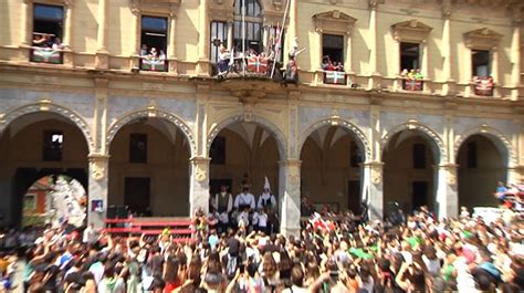 V Deo Hernani Da Inicio A Las Fiestas De San Juan Con El Txupinazo