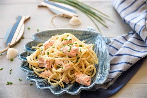 Lachsnudeln Mit Zitronenso E Rezept Lachsnudeln Lachs Spaghetti