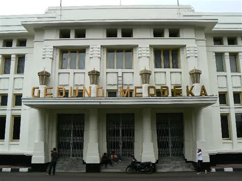 Bangunan Bersejarah Di Bandung Ini Punya Banyak Historis