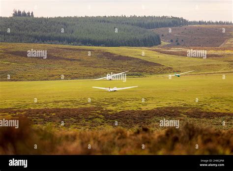 Gliders at the Midland Gliding Club on the Heathland, Long Mynd ...