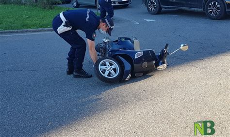 Biella Due Giovani Senza Casco Scappano Dopo Incidente A Bordo Di