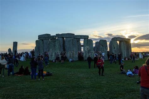 Solsticio De Verano De Stonehenge Foto De Archivo Editorial