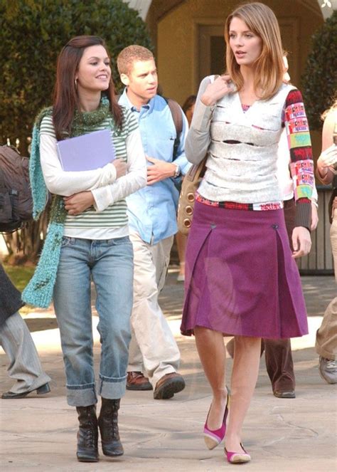 Summer Roberts And Marissa Cooper On The Oc The Oc Fashion Tv