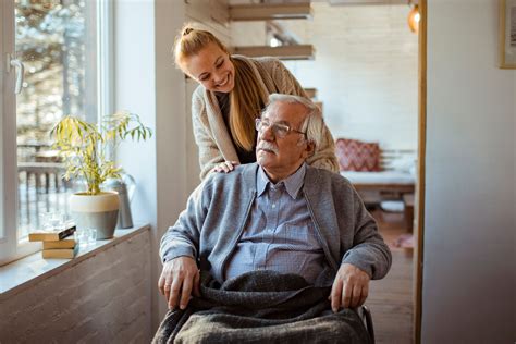 Pflege zu Hause Möglichkeiten für Senioren Angehörige meineEltern