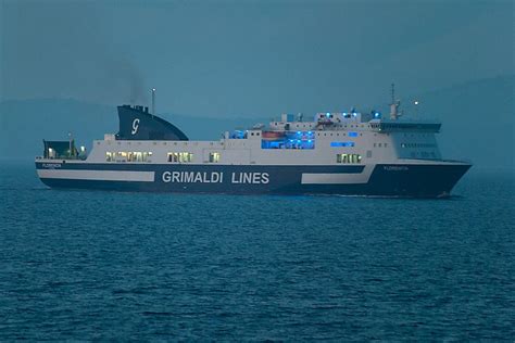 Traghetti Sicilia Offerte E Prenotazione Traghetti E Navi Per La Sicilia