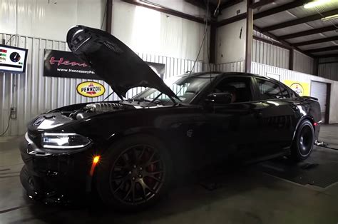 Watch The 852 Hp Hennessey Dodge Charger Hellcat Hit The Dyno