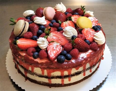 Bezlepkov Ovocn Semi Naked Dort S Makronkami Pusinkami A Erstv M Ovocem