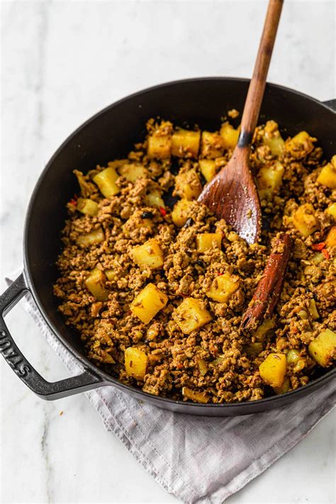 Pakistani Aloo Keema (Ground Beef and Potato Curry) - Tea for Turmeric