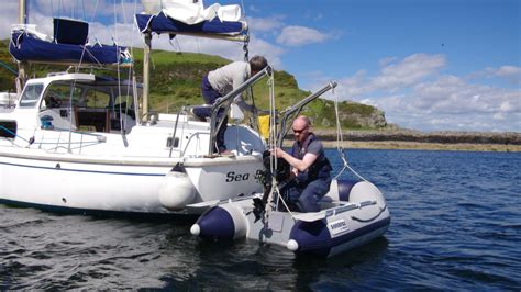 Handling And Rowing A Dinghy A Beginners Guide Yachting Monthly