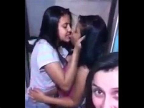 Novinhas Se Beijando E Vazou No Whatsapp