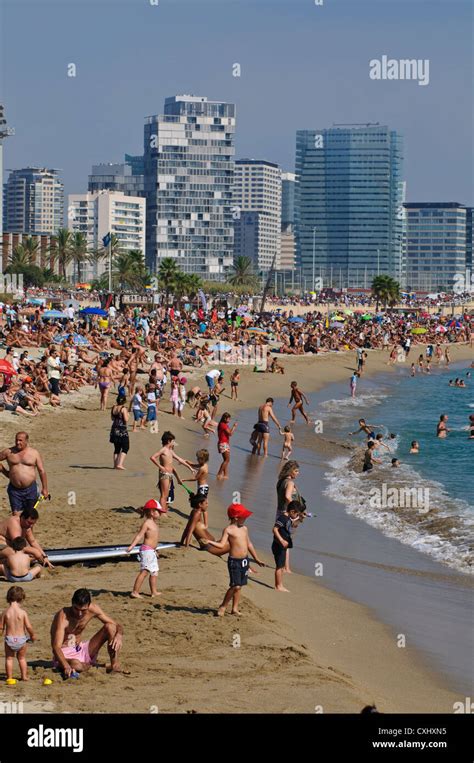 Crowded Beach Spain High Resolution Stock Photography And Images Alamy