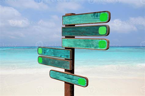 Houten Borden Voor Routebeschrijvingen Op Het Strand Met Zee En Blauwe