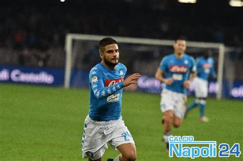 Fotogallery Cn Esultanza Da Brividi Per Insigne Va Sotto La Curva