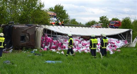 Unfall Auf Der B51 Bei Bitburg LKW Fahrer Schwer Verletzt