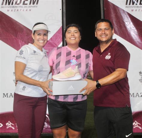 Leonas Piña campeonas de la Liga de Futbol Libre Femenil Imdem