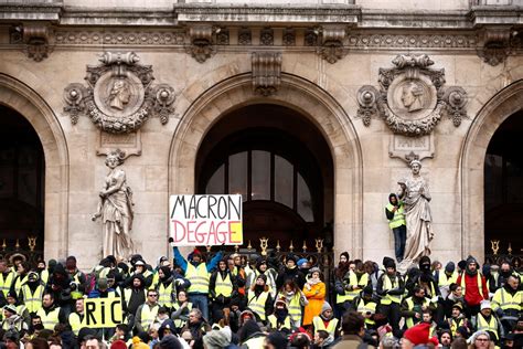 S Bado De Protestos De Coletes Amarelos Tem Menos Manifestantes Em