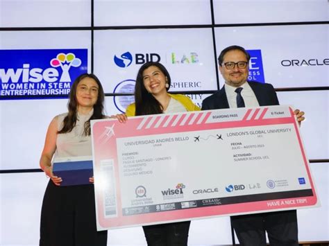 Egresada UNAB gana primer concurso de WISE Latinoamérica en Chile