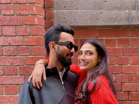 Athiya Shetty Kl Rahul अथिया शेट्टी आणि केएल राहुल या दिवशी बांधणार लग्नगाठ दाक्षिणात्य