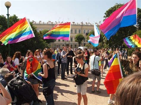 Friendly fire. Участник гей-парада давил ЛГБТ-парад во Флориде — 1 труп ...