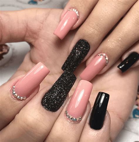 30 tendências de unhas decoradas para arrasar no visual Pink