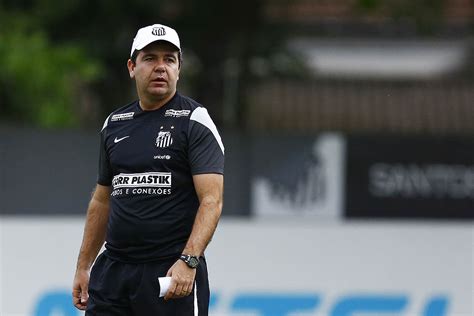 Enderson Elogia O Fora De S Rie Pel E Torce Por Sua Recupera O