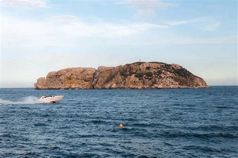 The Medes Islands An Underwater Paradise In Costa Brava