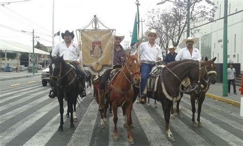 Primera peregrinación llega a caballo a la Basílica de Guadalupe