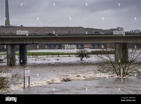 Hochwasser An Der Ruhr Nach Tagelangen Starken Regenfällen Führt Die