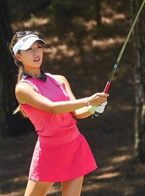 Chinese Golf Babe Muni Lily He Femi Sports