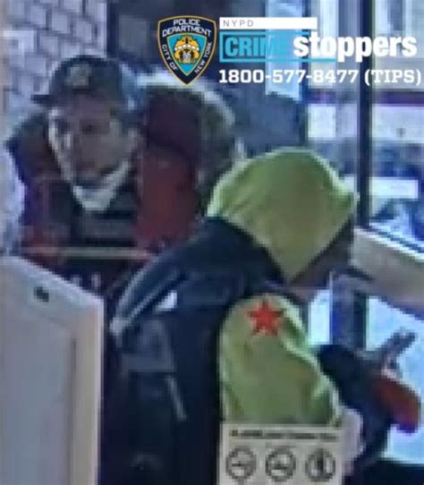 Nypd Seeks 2 For Questioning In Connection To Macy’s Grand Larceny