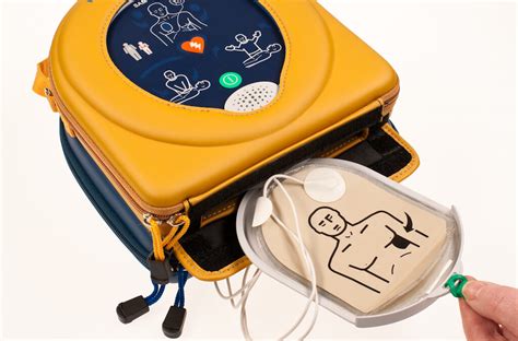 5 Factors To Consider When Choosing A Defibrillator For Your Workplace