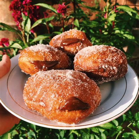 Homemade Bolas De Fraile Aka Dulce De Leche Berliners Rfood