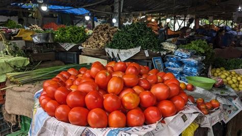 Tomato Prices Ruling Up To Rs 250kg Centre Selling At Rs 90kg In