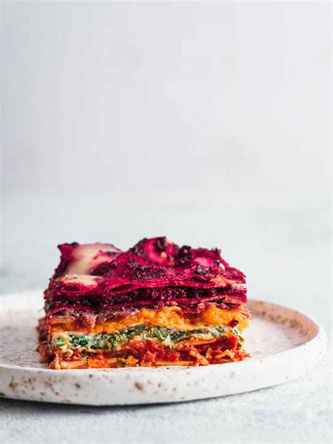 Vegane Regenbogen Lasagne mit Cashew Béchamel Recheis