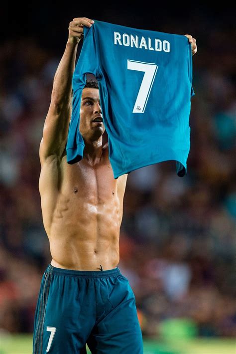 WE LOVE HOT GUYS Cristiano Ronaldo Shirtless