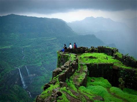 6 Best Honeymoon Destinations Near Mumbai