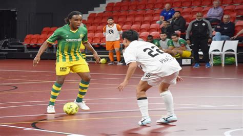 Zaalvoetbal Zvv Den Haag Onderuit Eindelijk Winst Voor Multicult