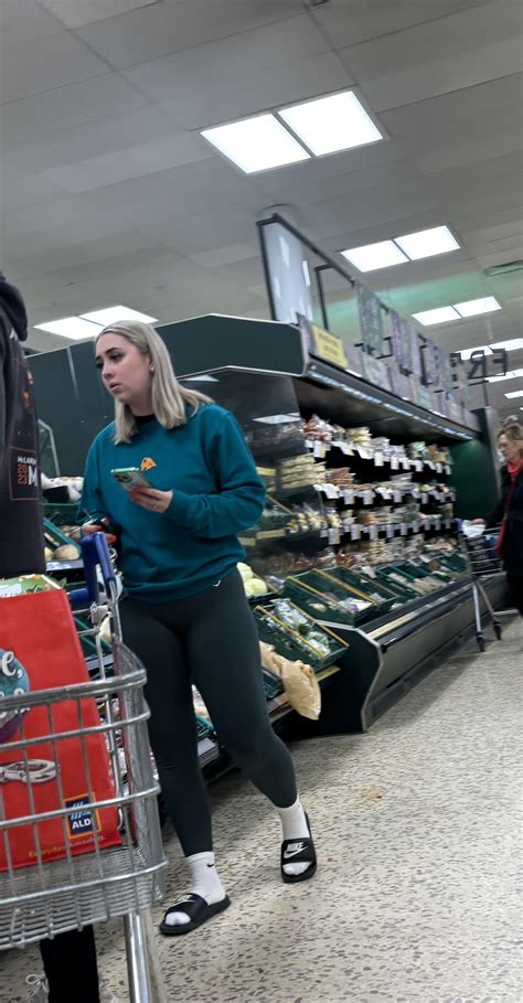 Beautiful Blonde In Leggings Spandex Leggings Yoga Pants Forum