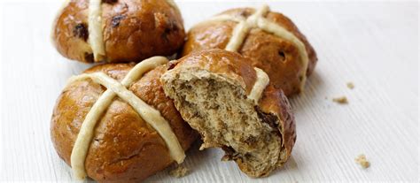 Easter Hot Cross Buns Recipe Le Cordon Bleu