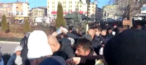 Chp Erzurum Da Kur An Kerim Da Tt Vatanda Lar Birbirleriyle