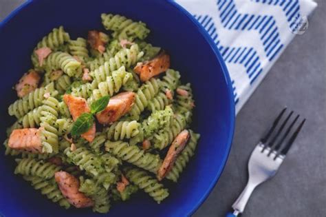 Ricetta Fusilli Al Pesto Di Zucchine Con Salmone La Ricetta Di